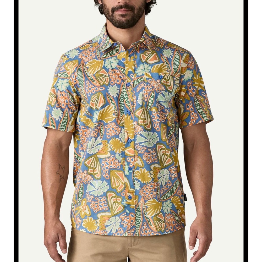Patagonia Go To Camp Shirt Mens XL Blue Gold Floral Organic Cotton Short Sleeve